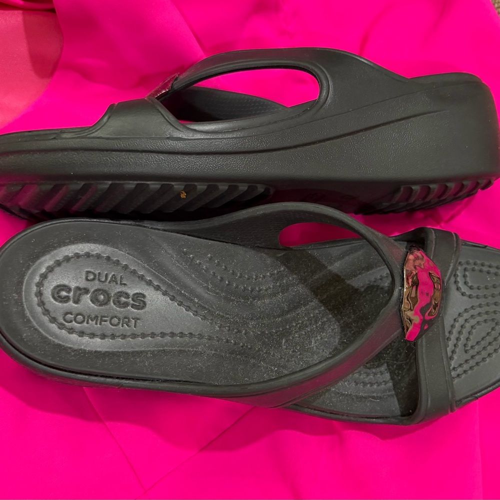 CROCS Black Platform Sandals with Pink Accent Charm